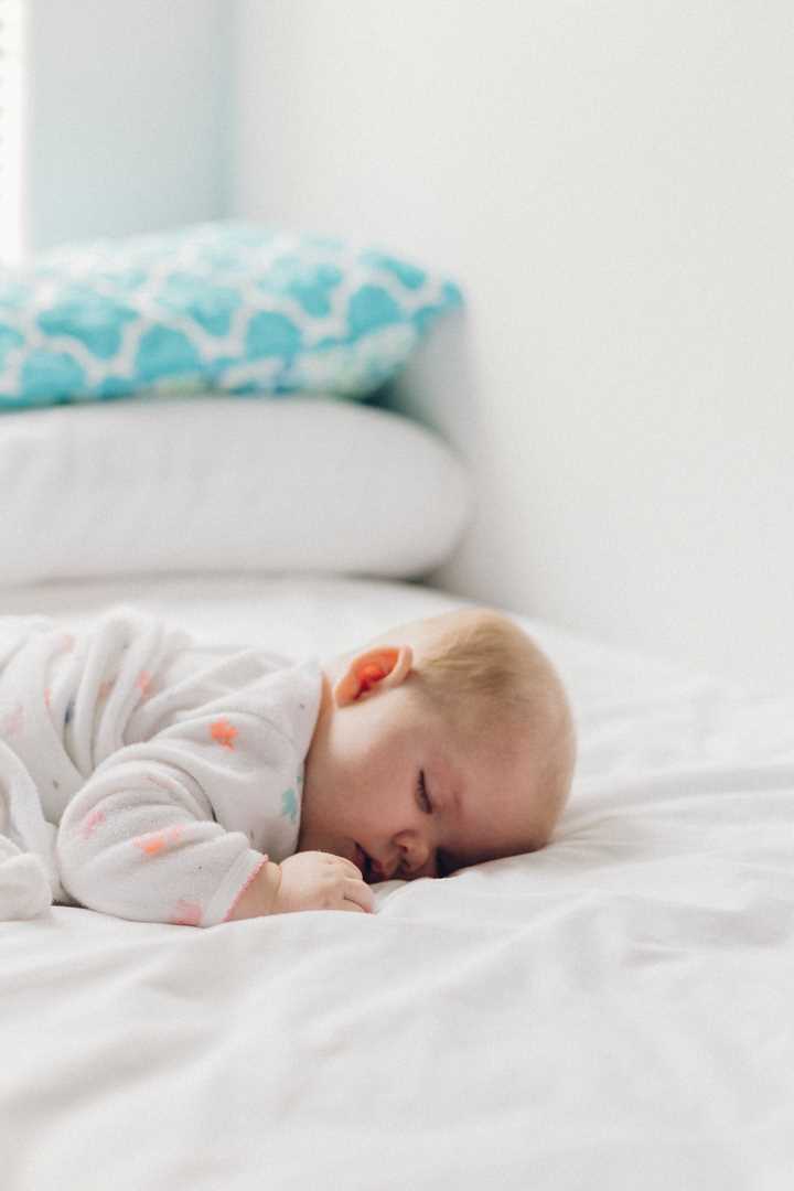 Pokój dla niemowlaka – pamiętaj o przewijaku